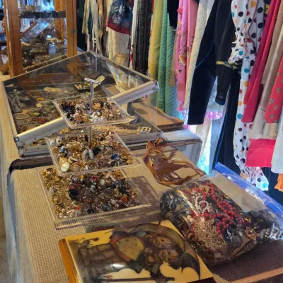 Sale Photo Thumbnail #10