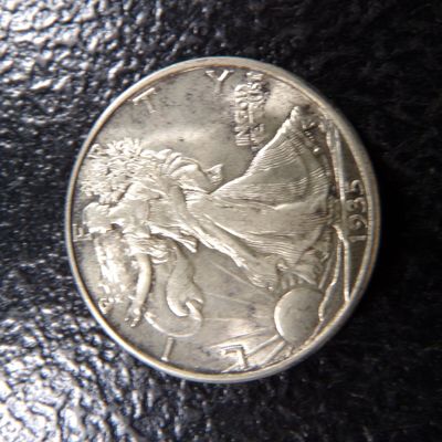 1935-D RARE DATE HIGH GRADE WALKING LIBERTY SILVER HALF DOLLAR