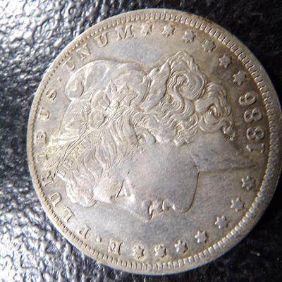 1886-O MORGAN SILVER DOLLAR