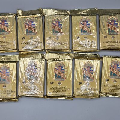 Sale Photo Thumbnail #84: (10) 1993 Upper Deck Baseball Jumbo Packs Series 1 - 27 Cards Per Pack