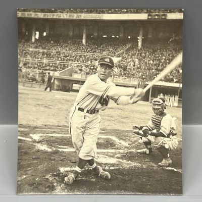 Sale Photo Thumbnail #18: Sadaharu Oh Yomiuri Giants Vintage Original Baseball Photograph, c. 1960s