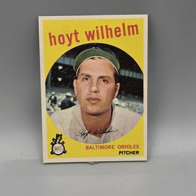 Sale Photo Thumbnail #135: 1959 Topps Hoyt Wilhelm #349 HOF Sharp