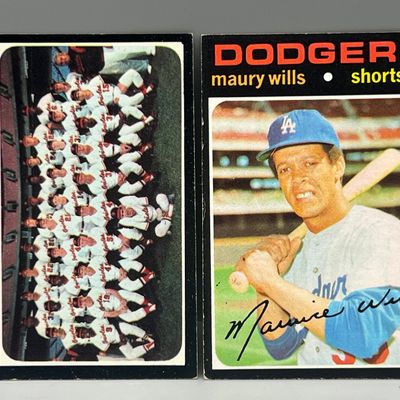 Sale Photo Thumbnail #42: 1971 Topps World Champions #1 & Maury Wills #385