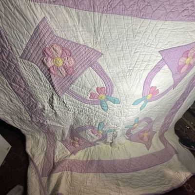 Vintage Flower Basket Appliqué Quilt