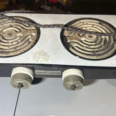 Antique Liberty No. 403 E 2-Burner Electric Hot