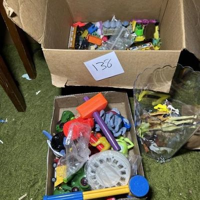 Mixed Boxlot of Toys and Accessories