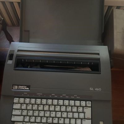 Smith Corona SL 460 Portable Electronic Typewriter