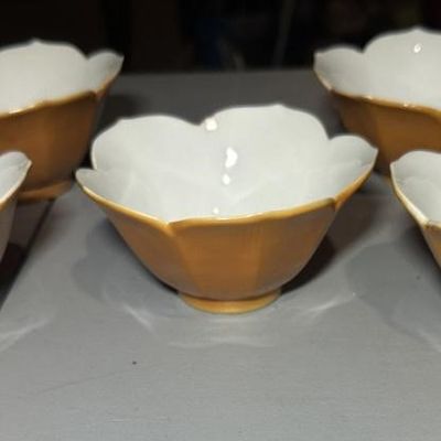5 Piece Japanese Porcelain Lotus Blossom Bowls
