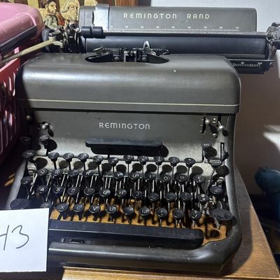 Remington Rand Standard Desktop Typewriter