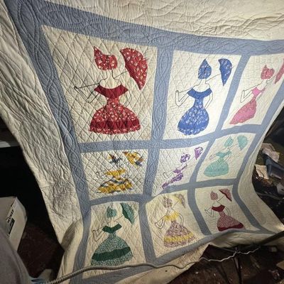Sunbonnet Sue Hand-Stitched Patchwork Quilt