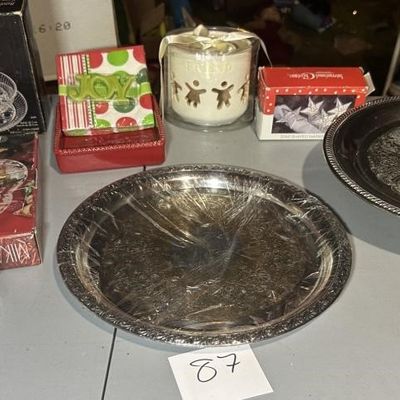 Holiday Tableware Lot