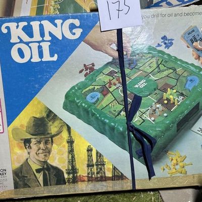 Milton Bradley King Oil 3D Drilling Board Game