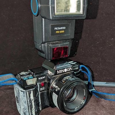 Minolta Maxxum 7000 AF 35mm SLR Film Camera