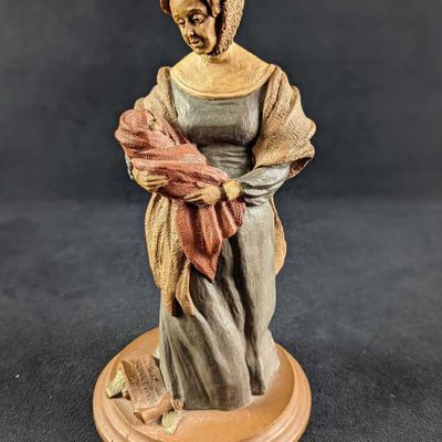 Retired Tom Clark's "Great People In History" Virginia Dare Figurine