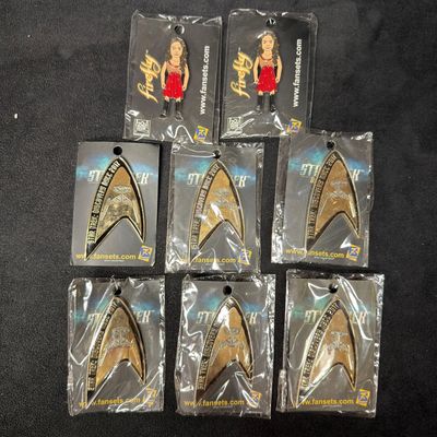 Lot of 8 Fansets Star Trek Discovery 2017 and Firefly Licensed Enamel Pins