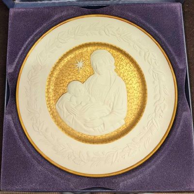 Franklin Porcelain Silent Night 1976 Christmas Plate