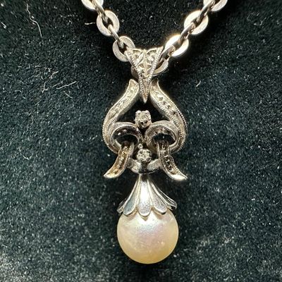 18K Gold Necklace Pearl Cubic Zirconia Accent Pendant Jewelry Set L94