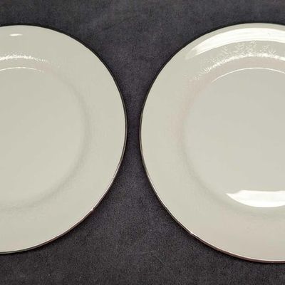 2 Wedgwood China Silver Ermine Dinner Plates E