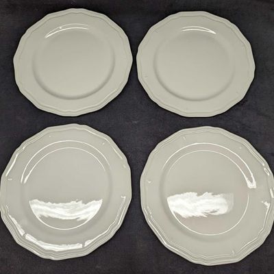 4 Gibson Designs Miranda China Dinner Plates A