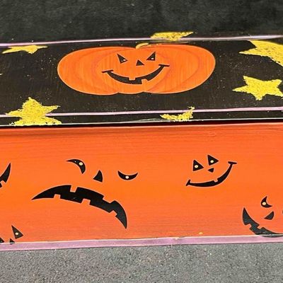 Tin Halloween Box Set A