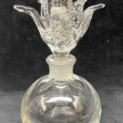 Vintage Clear Perfume Atomizer With Budding Flower Stopper