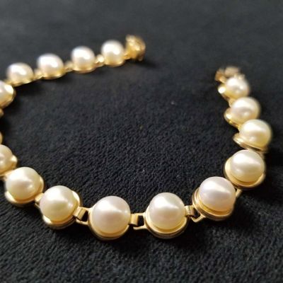 10K Gold Pearl Bracelet