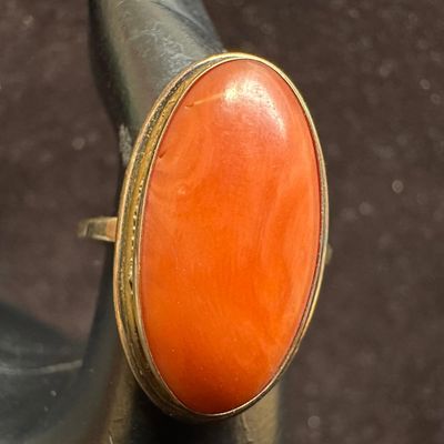 Spiny Oyster Shell Oval Setting 14K Gold Unmarked Ring