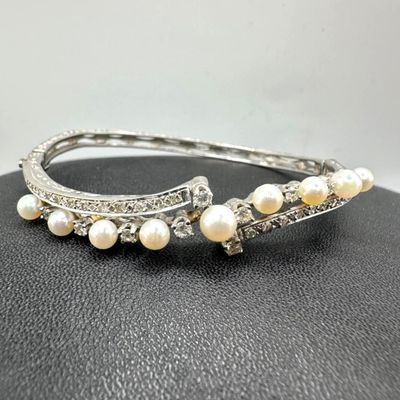 14k White Gold Diamond & Pearl Hinged Bangle