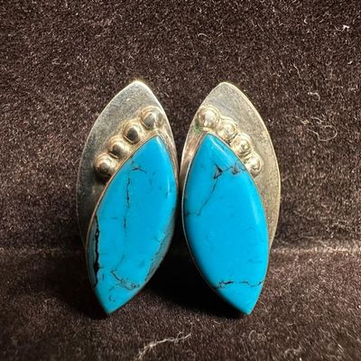Blue Turquoise Modernist Style Silver Clip On Earrings V27