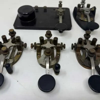 Vintage Telegraph Key Lot: E.F. Johnson Speed-X Model 450 + 3 Brass Keys