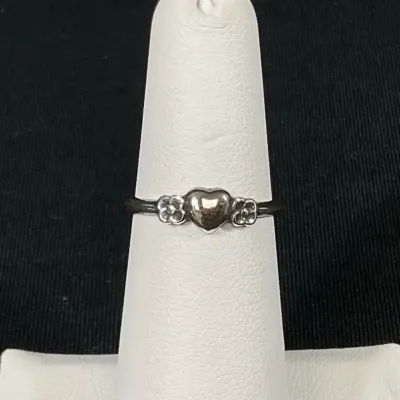 Retired James Avery SZ5 Heart/flower Ring Sterling*