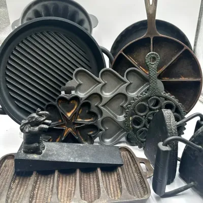 Vintage Cast Iron Kitchen With More: 13pcs