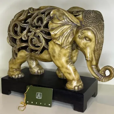 Vintage Austin Productions Ceylon Resin Carved Elephant