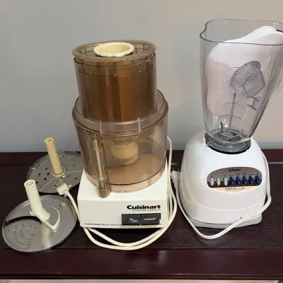 Vintage Cuisinart Pro Classic Food Processor & Poster 10-Speed  Blender 