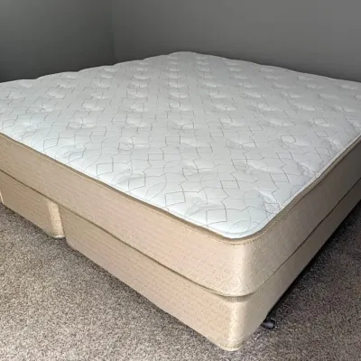 Kathy Ireland Home Solutions Essentials Alexandria King Mattress Set Mfg by Therapedic Int'l 