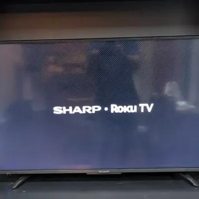 43" Sharp Roku TV (Model LC-43LBU591U)