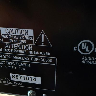 Sony 5 CD Changer (Denon Amp is sold on 106 lot)