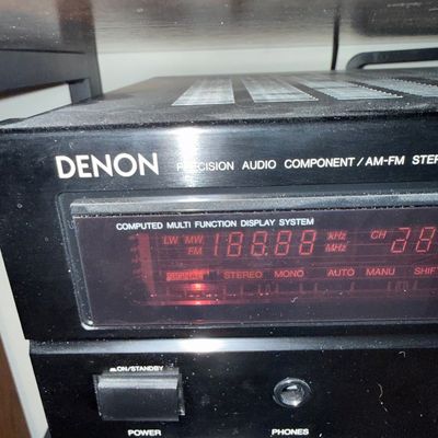 Denton stereo high-end Amp Receiver (CD changer not included in this lot)