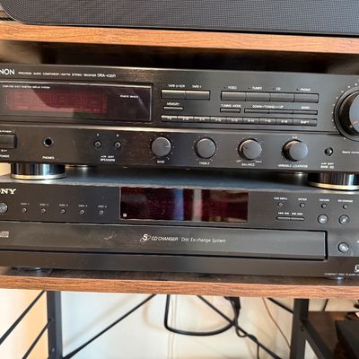 Denton stereo high-end Amp Receiver (CD changer not included in this lot)