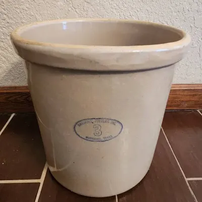 Marshall No. 3 Crock
