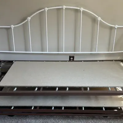 White Metal Day Bed with Pop Up Trundle 