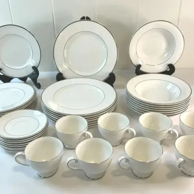 FTH302 - Mikasa Cameo Platinum China Dinnerware Set For 8