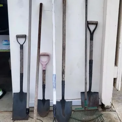 FTH322 - Garden Tools Mystery Lot ( Tool )