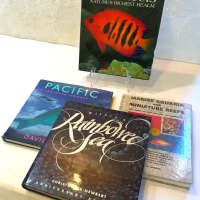 FTH306 - Ocean Themed Coffee Table Books