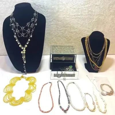 FTH354 - Great Vintage Costume Jewelry