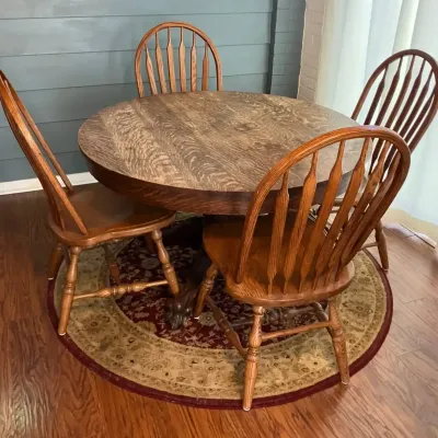 Wooden Pedestal Dining Table with Carved Claw Feet and 4 Chairs 