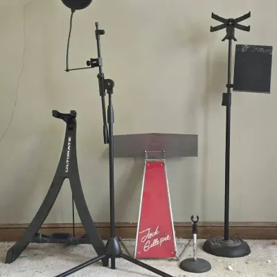 Mic & Music Stands (LR)