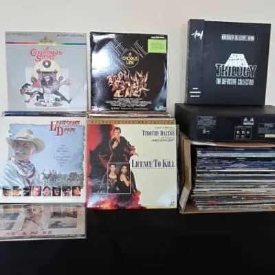 Pioneer Laser Disc Player & Discs (DR)