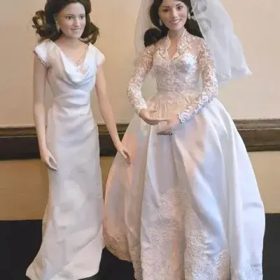 Danbury Mint Princess Kate Doll + (LR)
