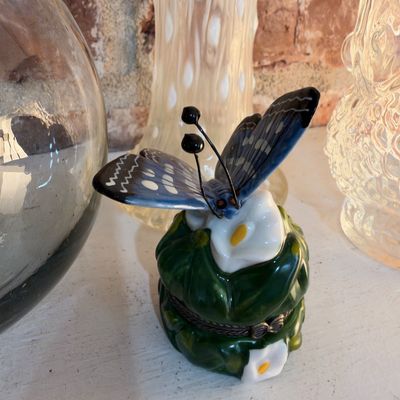 Enamel butterfly calla lily trinket box